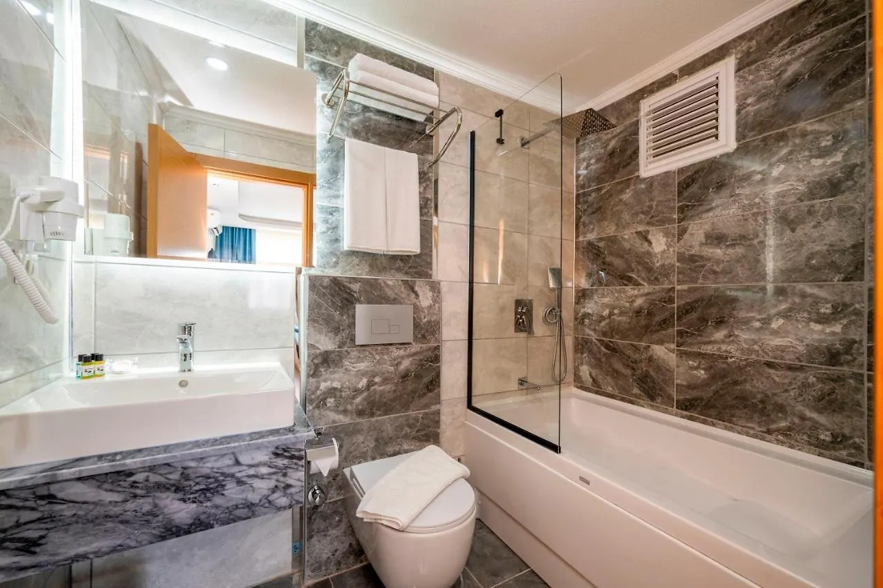 Diamond Luxury Hotel Antalya 3*,